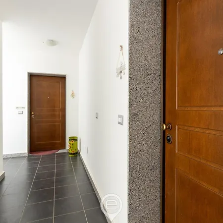 Eutychia Bright Apartment